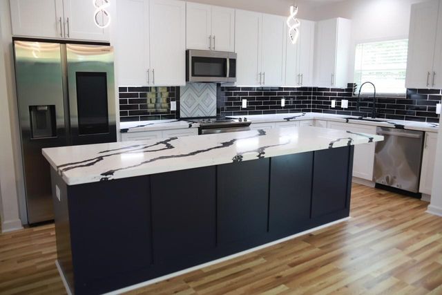 5126 Lyndhurst Drive B, Houston, TX 77033