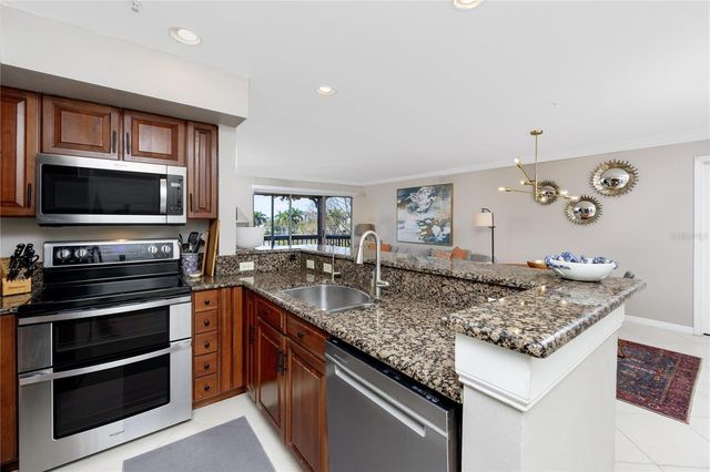 2400 FEATHER SOUND DRIVE 1236, Clearwater, FL 33762