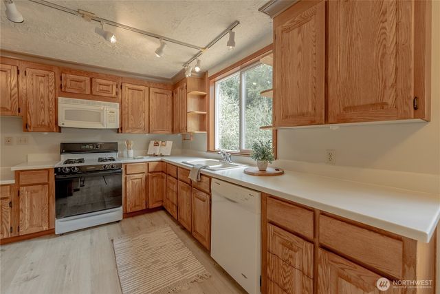 20006 68th Avenue NE, Kenmore, WA 98028