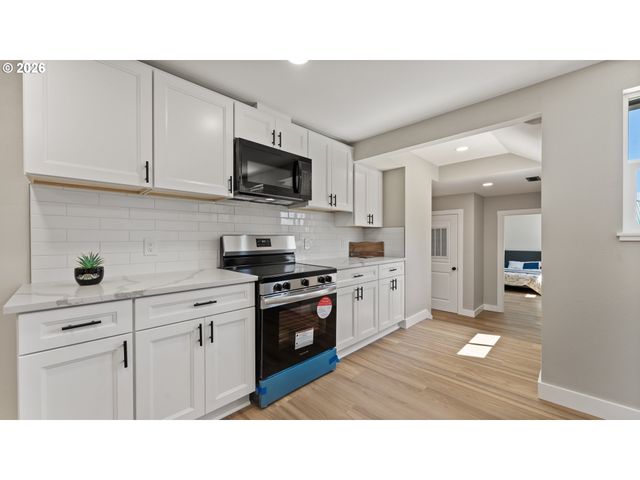9400 Ne GERTZ Ct, Portland, OR 97211