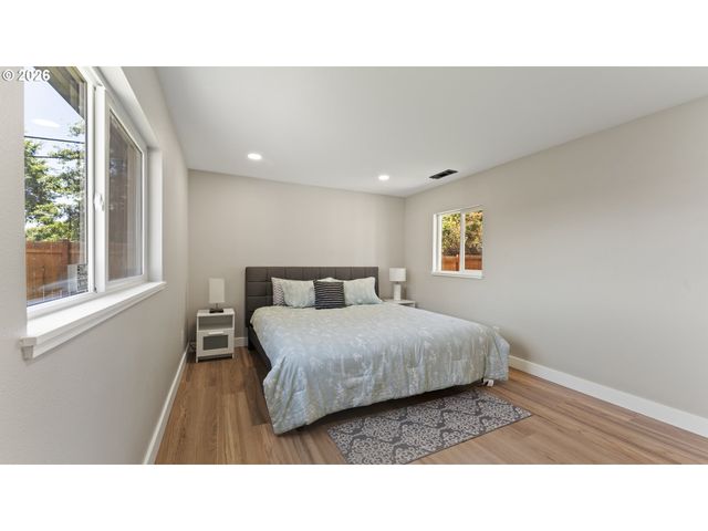 9400 Ne GERTZ Ct, Portland, OR 97211