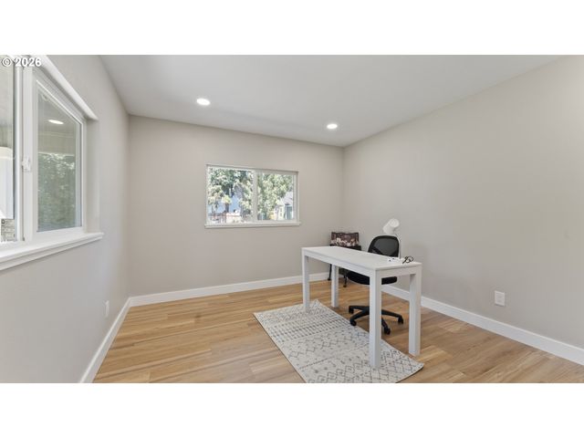 9400 Ne GERTZ Ct, Portland, OR 97211