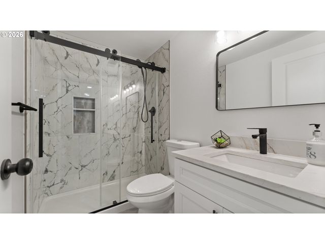 9400 Ne GERTZ Ct, Portland, OR 97211