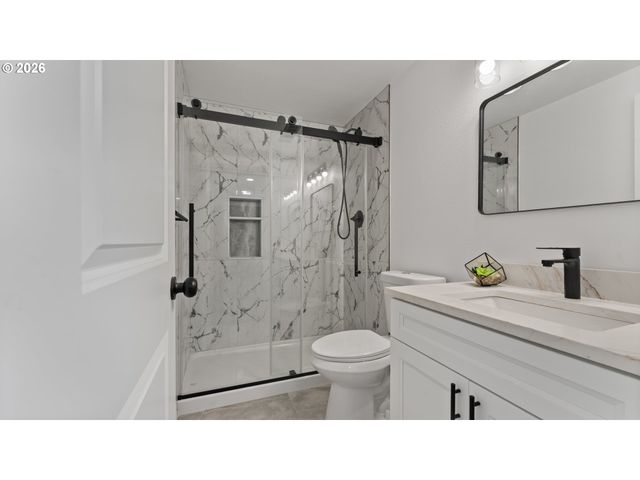 9400 Ne GERTZ Ct, Portland, OR 97211