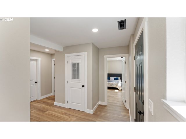 9400 Ne GERTZ Ct, Portland, OR 97211