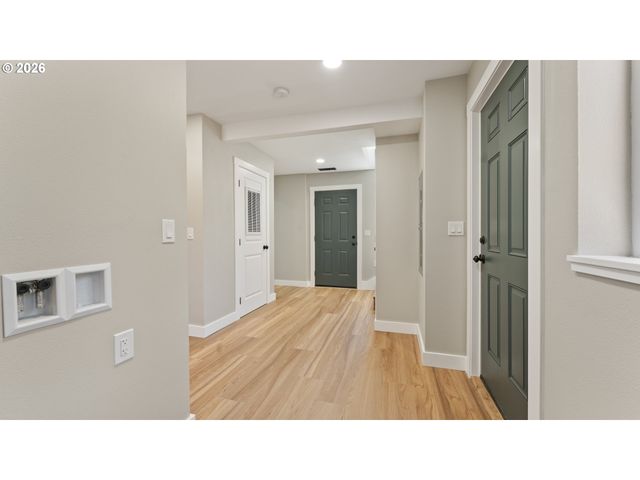 9400 Ne GERTZ Ct, Portland, OR 97211