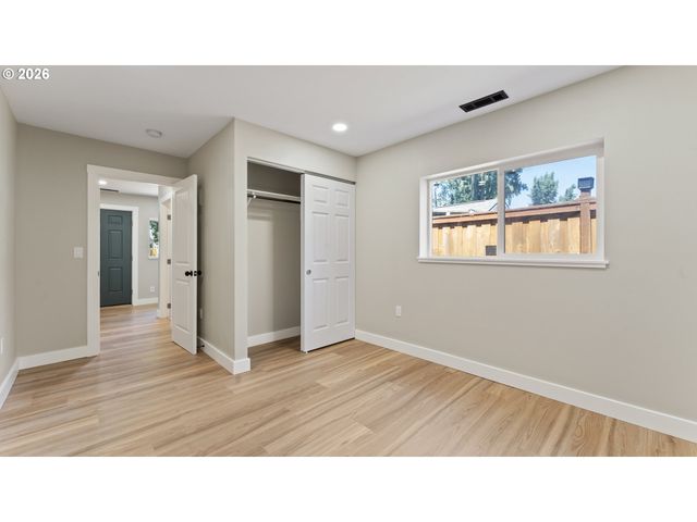 9400 Ne GERTZ Ct, Portland, OR 97211