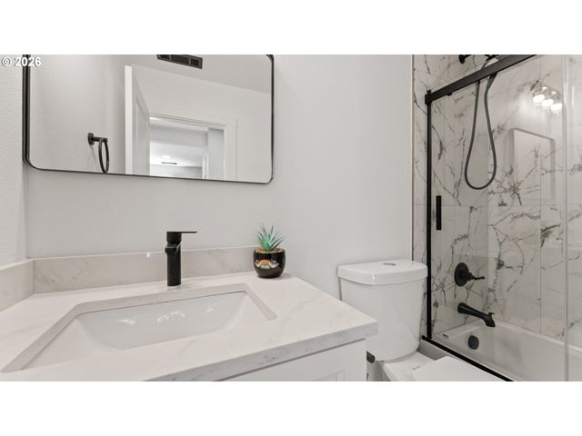 9400 Ne GERTZ Ct, Portland, OR 97211
