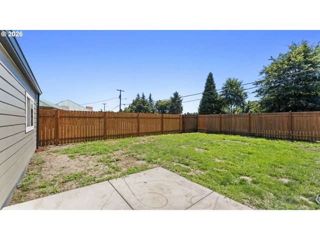 9400 Ne GERTZ Ct, Portland, OR 97211