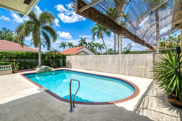 5449 White Sands Cv, Lake Worth, FL 33467
