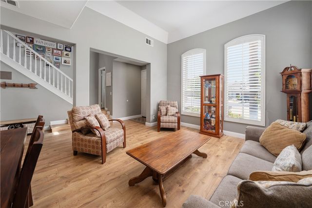 21825 Carol Court, Saugus, CA 91390