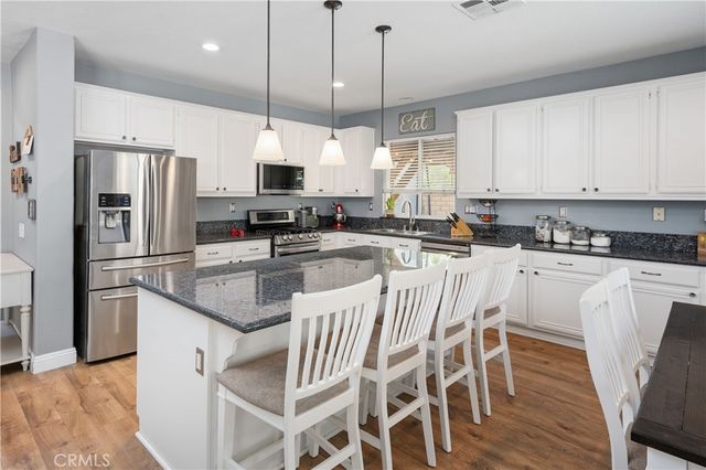 21825 Carol Court, Saugus, CA 91390