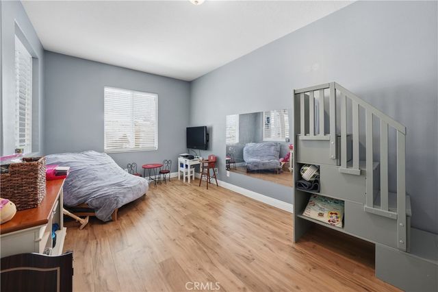 21825 Carol Court, Saugus, CA 91390