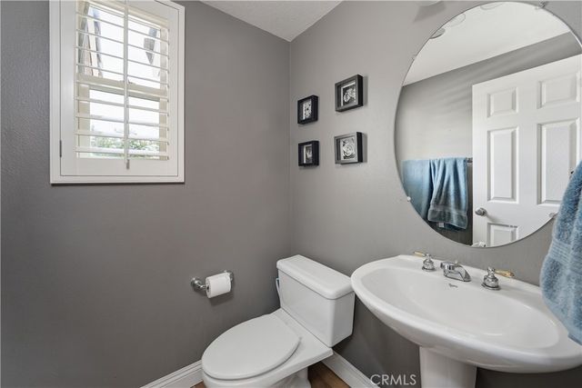 21825 Carol Court, Saugus, CA 91390