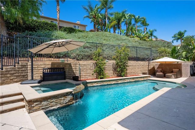 21825 Carol Court, Saugus, CA 91390