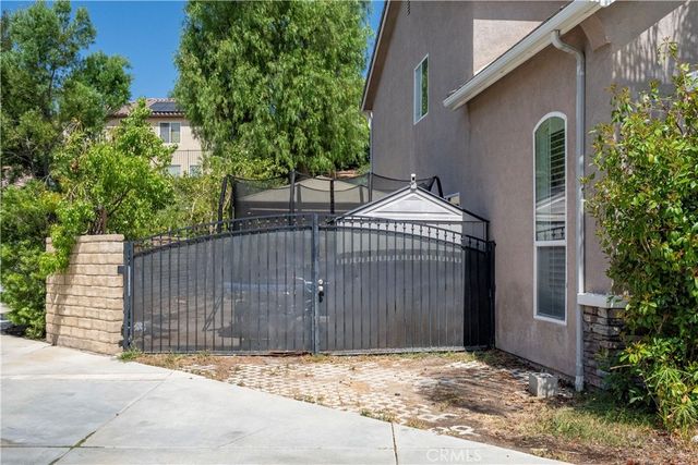 21825 Carol Court, Saugus, CA 91390