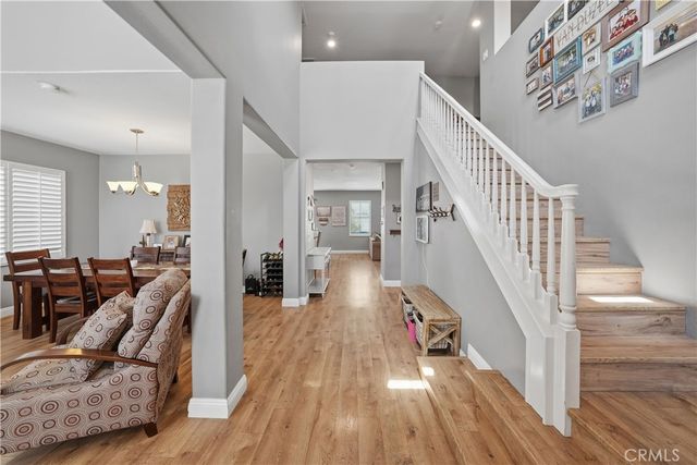 21825 Carol Court, Saugus, CA 91390