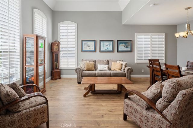 21825 Carol Court, Saugus, CA 91390