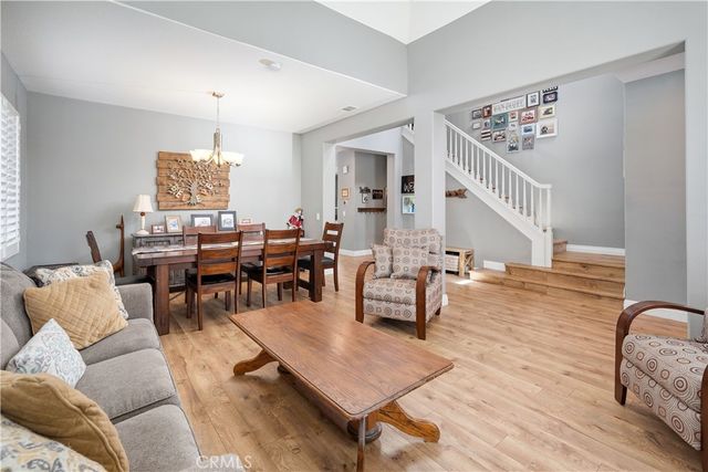 21825 Carol Court, Saugus, CA 91390