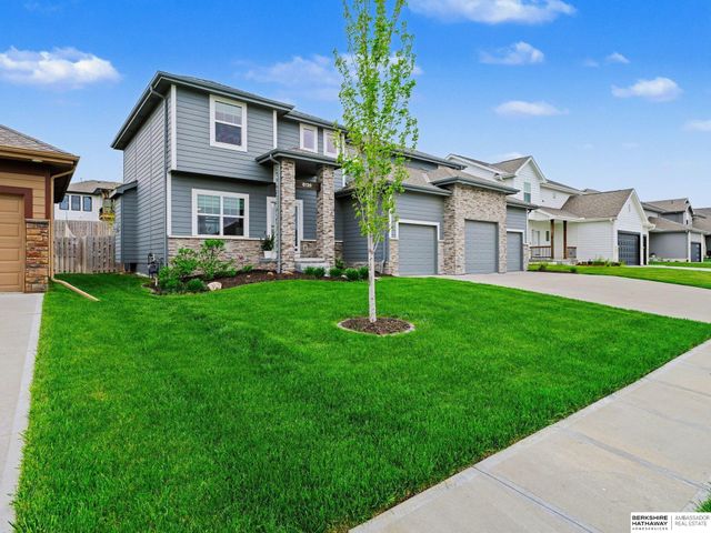 8126 S 196 Street, Gretna, NE 68028