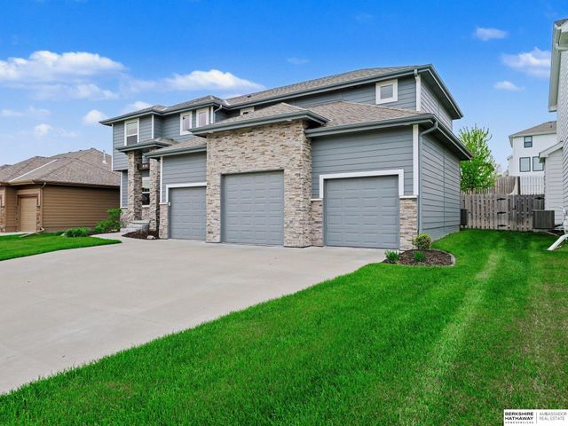 8126 S 196 Street, Gretna, NE 68028