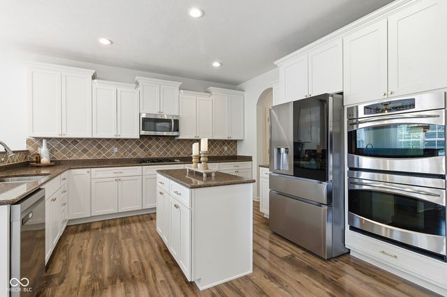 12347 Twyckenham Drive, Fishers, IN 46037