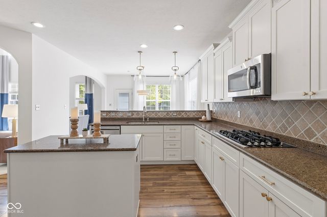 12347 Twyckenham Drive, Fishers, IN 46037