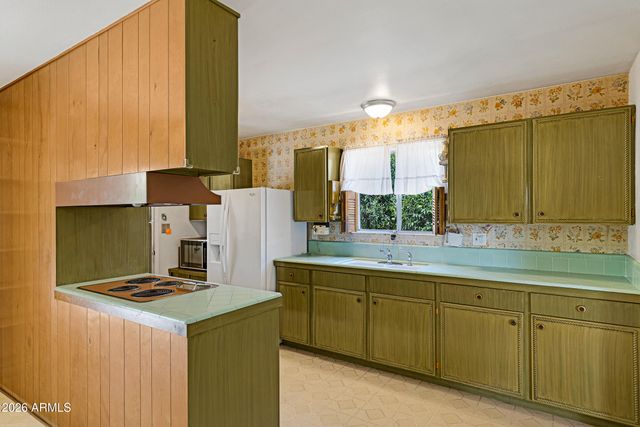 3907 W State Avenue, Phoenix, AZ 85051