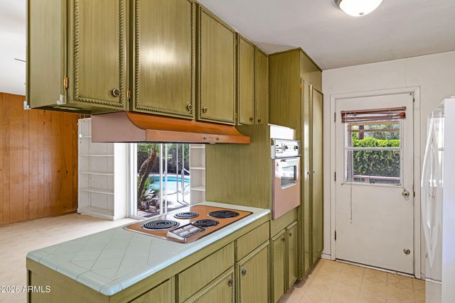 3907 W State Avenue, Phoenix, AZ 85051