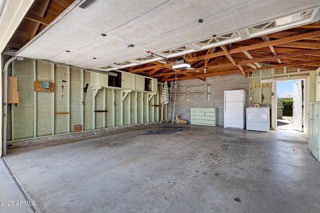 3907 W State Avenue, Phoenix, AZ 85051