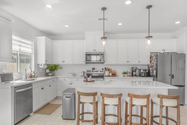 28358 Hopscotch Drive, Menifee, CA 92585
