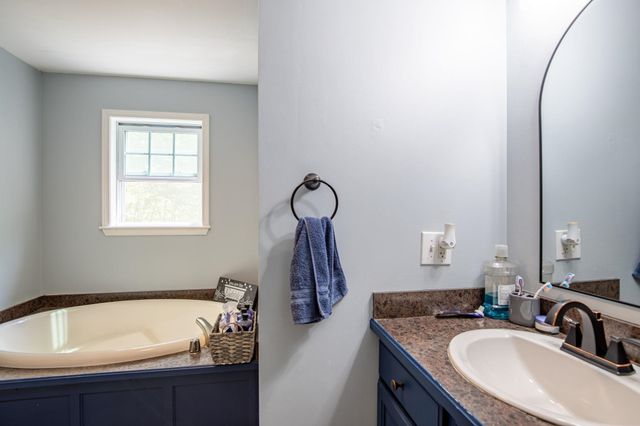 372 Cross Road, Rochester, NH 03867