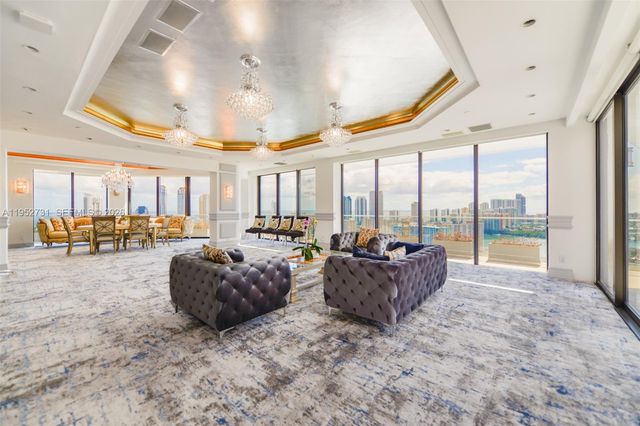 2800 Island Blvd PH05, Aventura, FL 33160