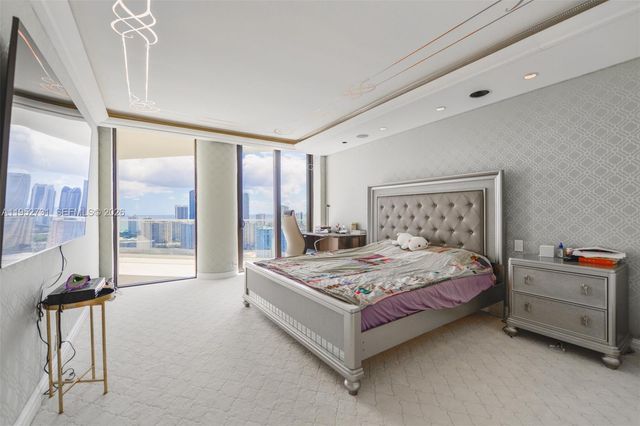 2800 Island Blvd PH05, Aventura, FL 33160