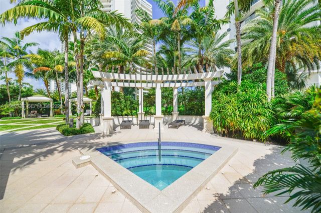 2800 Island Blvd PH05, Aventura, FL 33160