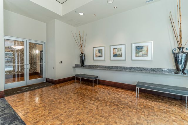 3100 W 7th Street 811, Fort Worth, TX 76107