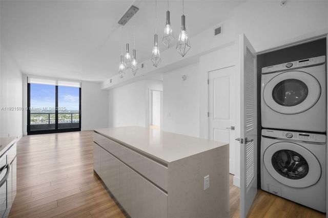 101 Diplomat Pkwy 2507, Hallandale Beach, FL 33009