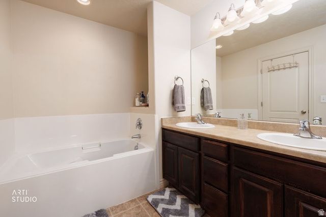 14597 S PEBBLE ROSE DR, Herriman, UT 84096