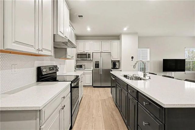 136 Salt Lake Lane Lane, Hoschton, GA 30548