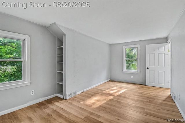 9636 Plainview Avenue, Detroit, MI 48228
