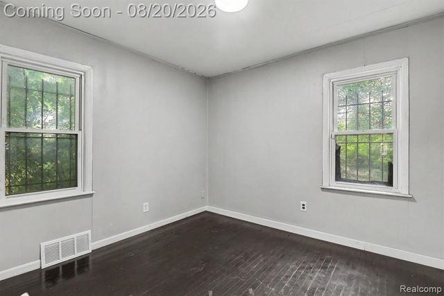 9636 Plainview Avenue, Detroit, MI 48228