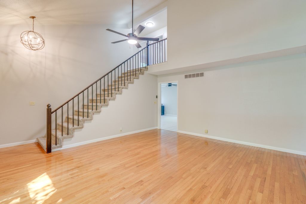 Image 11 of property listing at 412 Jay Drive, Mt Vernon, IL 62864