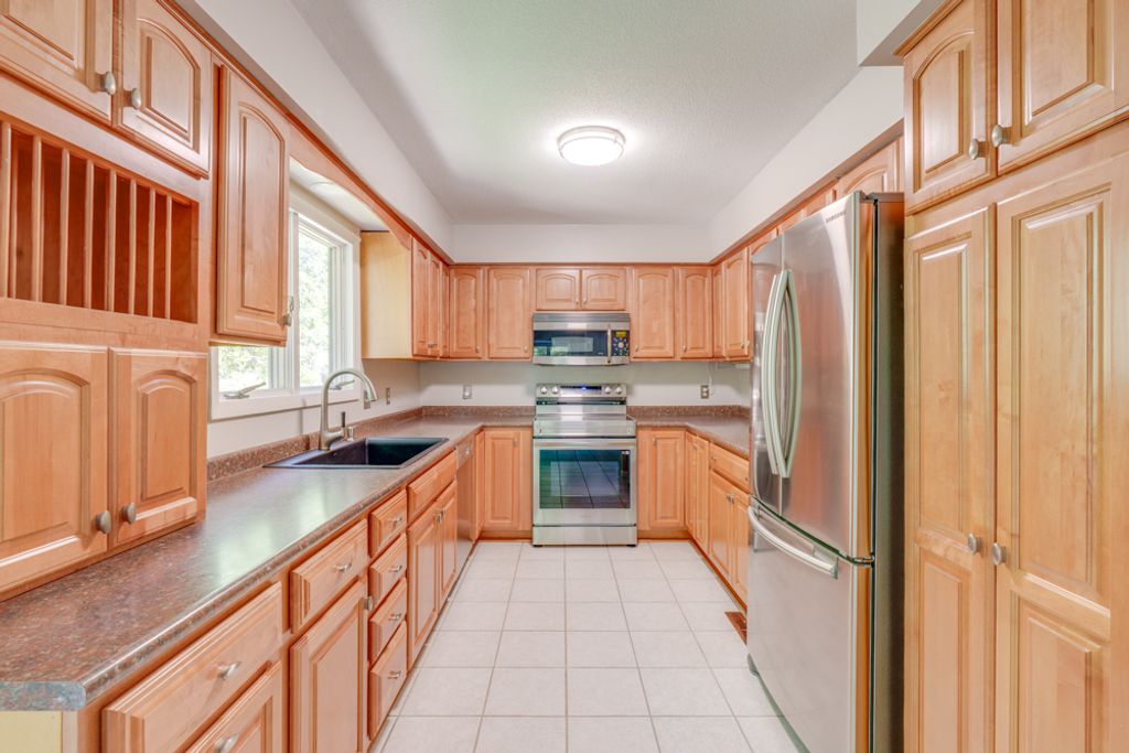 Image 17 of property listing at 412 Jay Drive, Mt Vernon, IL 62864
