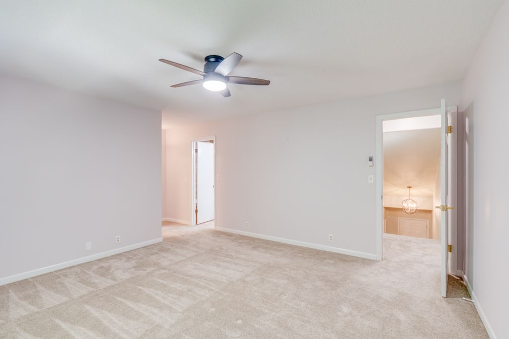 Image 28 of property listing at 412 Jay Drive, Mt Vernon, IL 62864