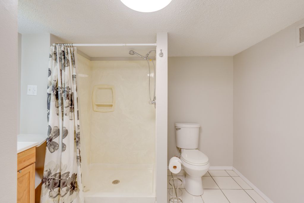 Image 42 of property listing at 412 Jay Drive, Mt Vernon, IL 62864