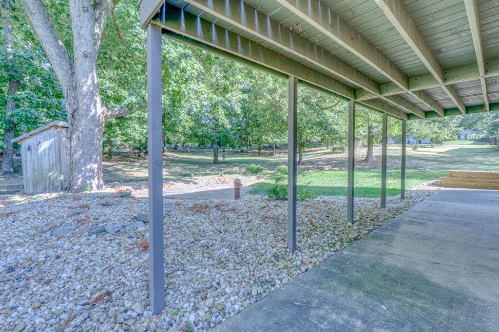 Image 48 of property listing at 412 Jay Drive, Mt Vernon, IL 62864