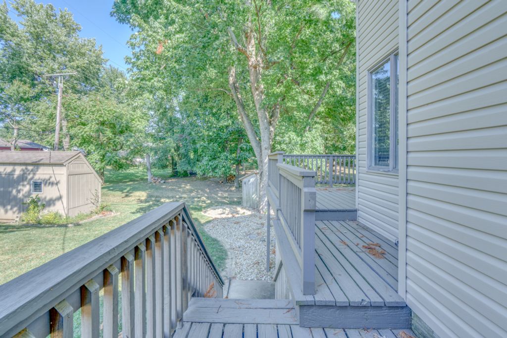 Image 49 of property listing at 412 Jay Drive, Mt Vernon, IL 62864