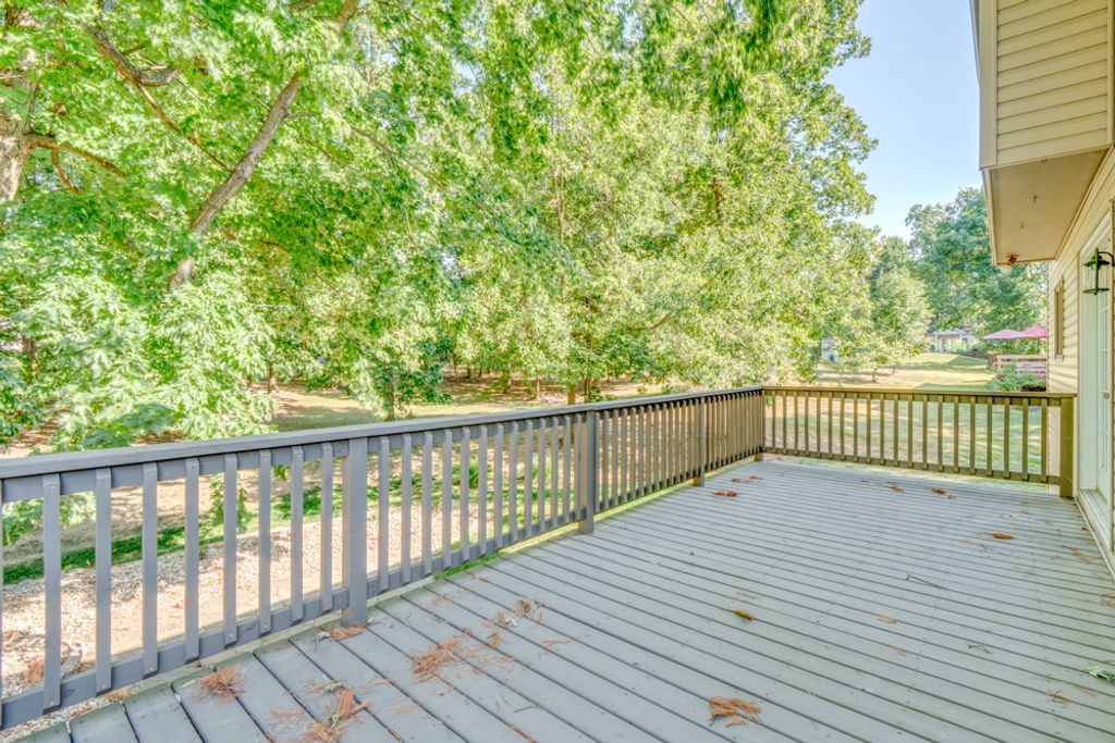Image 52 of property listing at 412 Jay Drive, Mt Vernon, IL 62864