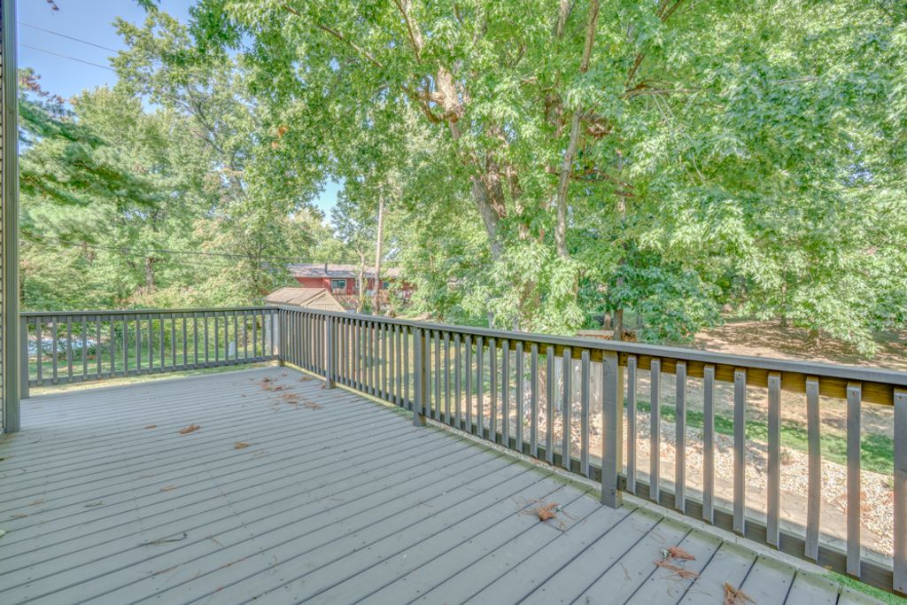 Image 53 of property listing at 412 Jay Drive, Mt Vernon, IL 62864