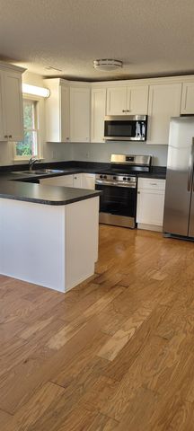 7 S Farr Ave., Andrews, SC 29510